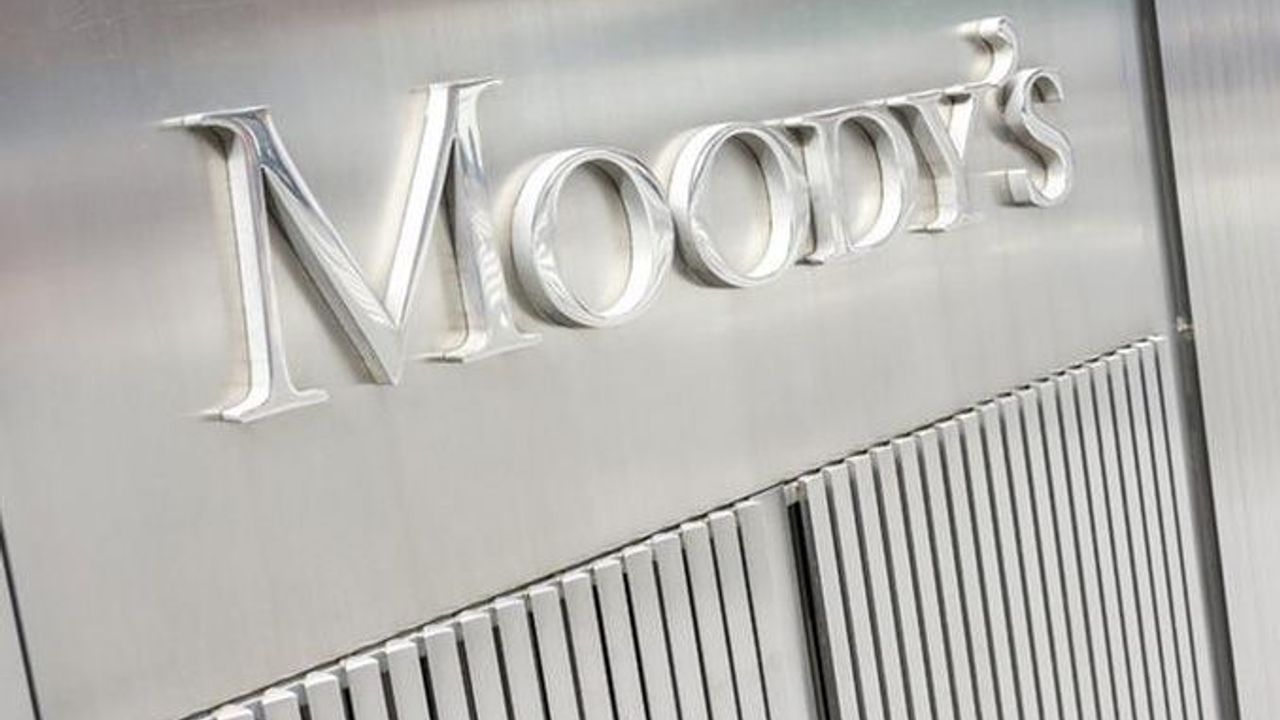 Moody's ABD'nin kredi notunu negatife çevirdi