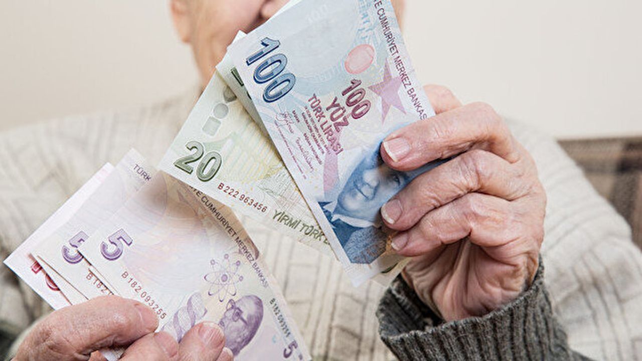 BAĞ-KUR' da Gün Sayısı 7200 Oluyor, Emeklilere Seyyanen Zam Geliyor