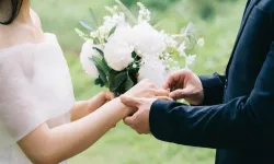 Yeni evlenecek çiftlere faizsiz kredi desteği