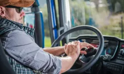 Ticari Araç Sürücülerinin "Yaş Şartı" Düzenlemesinde Süresi Uzatıldı