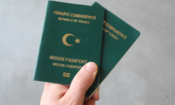 İstifa eden memurun yeşil pasaport hakkı devam eder mi?