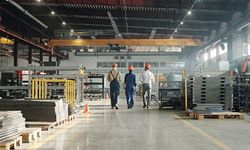 Savaş, fabrikalara erken tatil yaptırdı