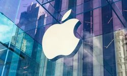 Apple ilk kez liderlik tacını aldı