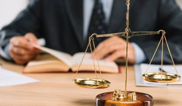 Avukatların sosyal medya paylaşımlarına takip: Reklama izin yok