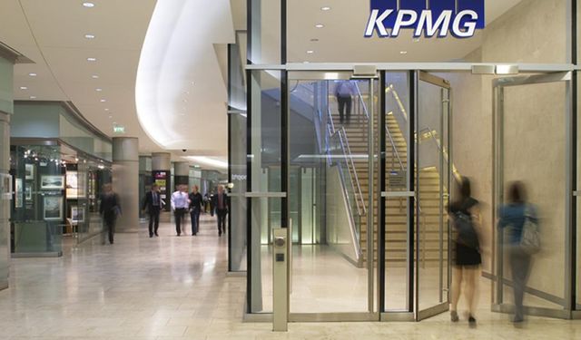 KPMG ‘Big Four’ rakiplerinin gerisinde kalıyor