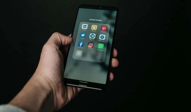 Avustralya'da tarihi yasak başladı: Instagram, TikTok ve YouTube'u 16 yaş altına kapattılar