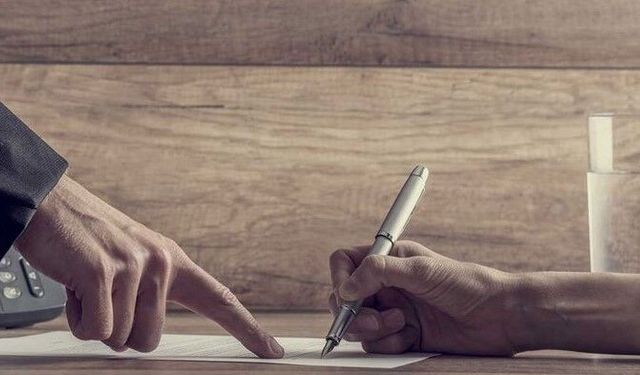 İş sözleşmesini fesih bildiriminde bulunmaya yetkili olanlar kimlerdir?