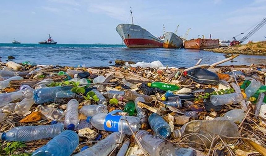 Dünya plastik krizini konuşuyor: Petrol devleri karşı çıkıyor...