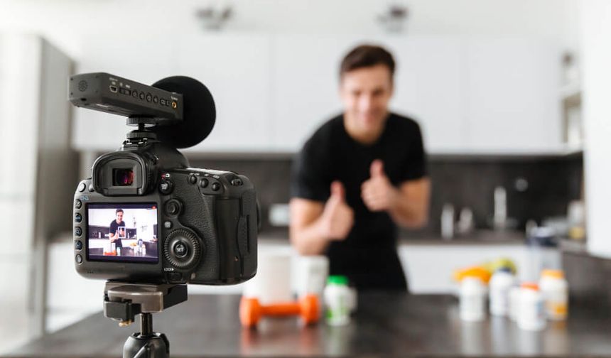 Sosyal medya içerik üreticilerine “hediye ve bedava yemek” vergisi mi geliyor?