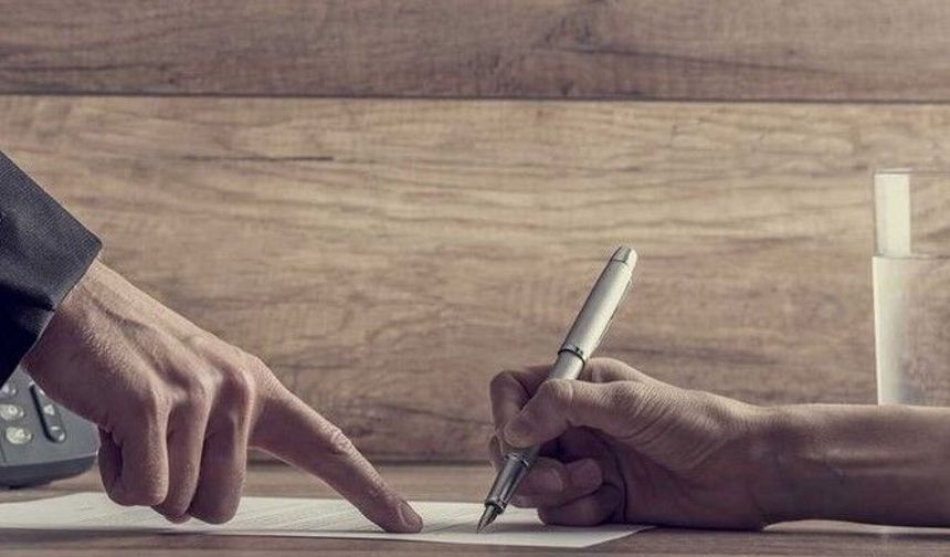 İş sözleşmesini fesih bildiriminde bulunmaya yetkili olanlar kimlerdir?