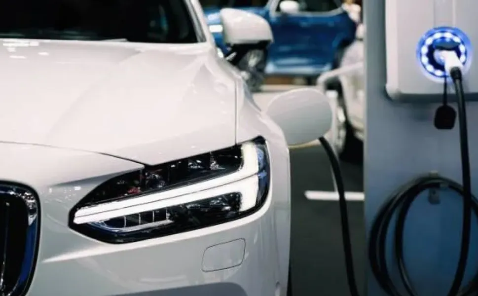 Elektrikli araçta voltaj yükseliyor