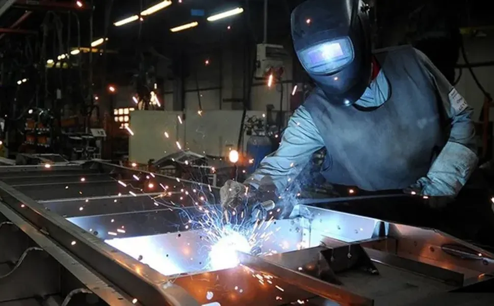 Şeref Oğuz yazdı... Bindiğin dalı kesmek: Sanayisizleşme