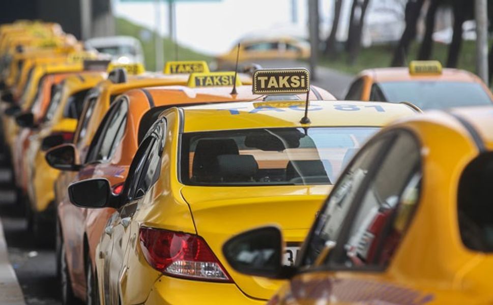 Taksi plakasında sert düşüş: Vergi düzenlemesi piyasayı sarstı
