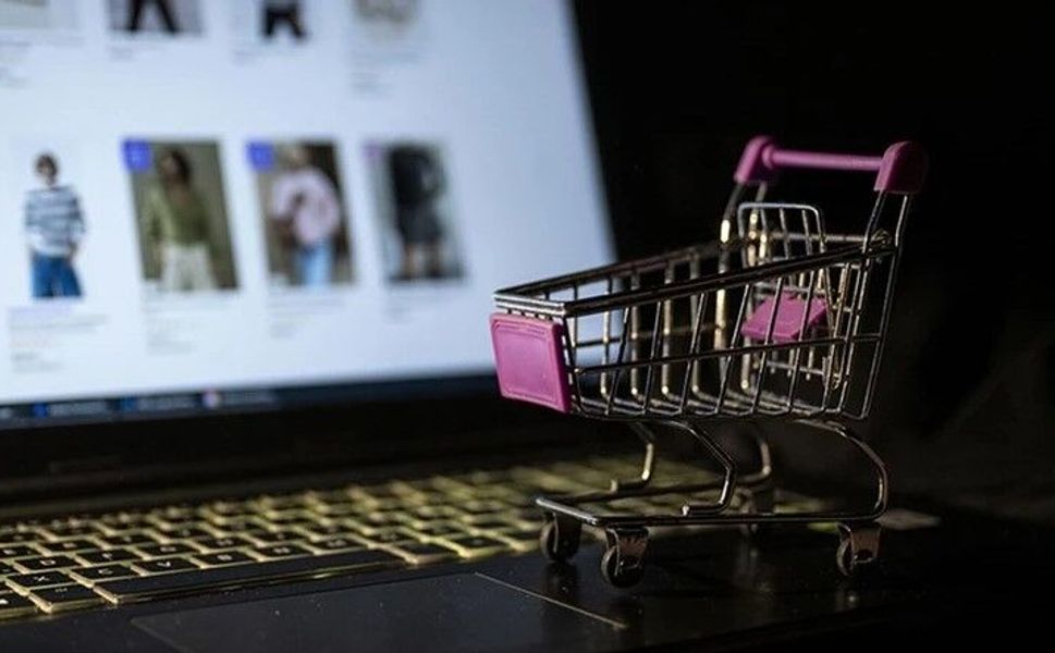 Online ithalat, şubat ayında frene bastı