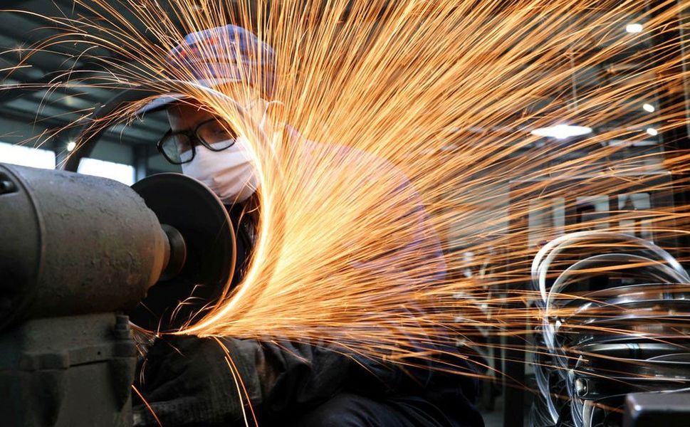 2026'ya daralmayla başladı: Sanayi üretimi geriledi...