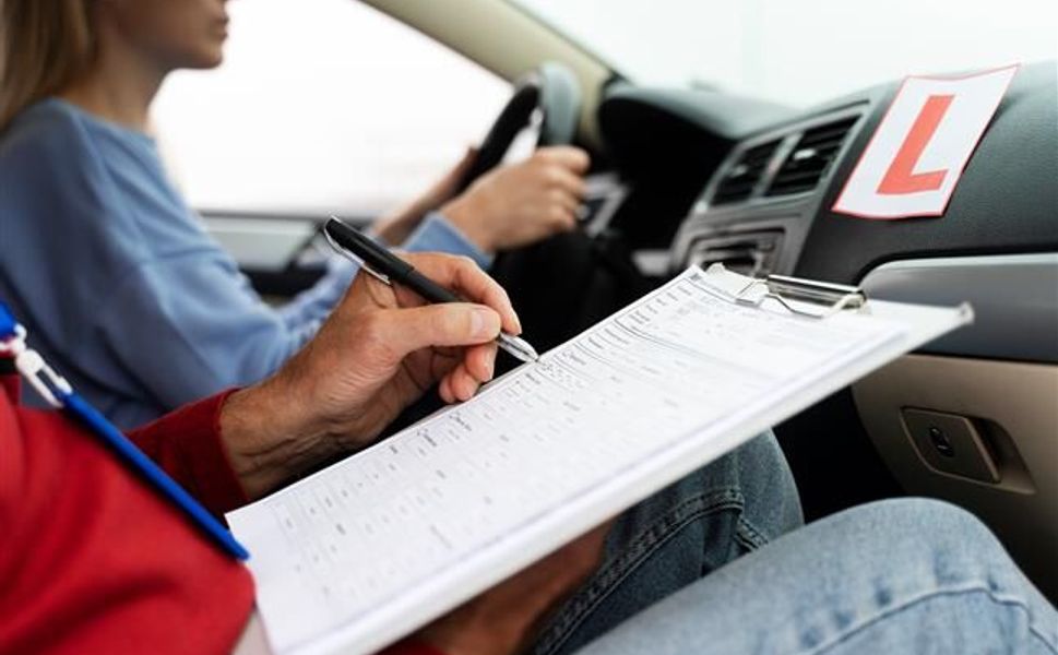 Ehliyet sınavında randevu karaborsası