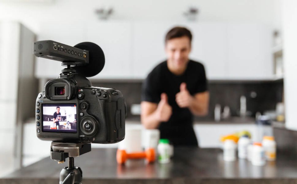 Sosyal medya içerik üreticilerine “hediye ve bedava yemek” vergisi mi geliyor?