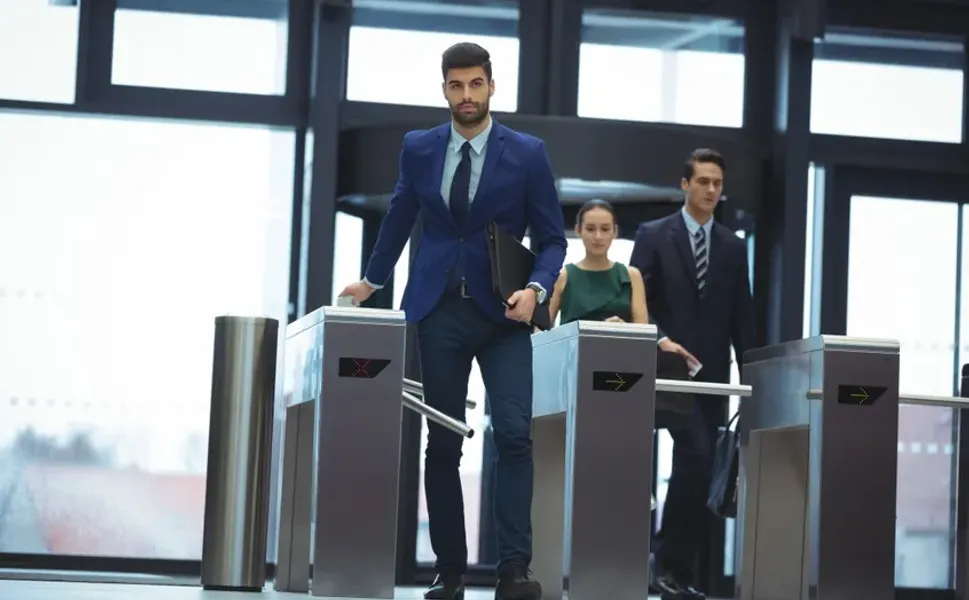 Yerine kart basma tazminatından etti