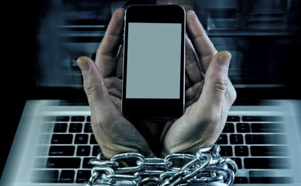 Dijital bağımlılık ve yapay zekânın gölgesinde egemenlik