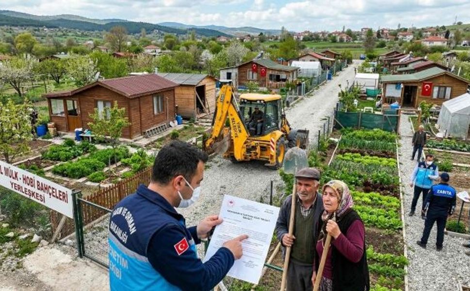Elektrik, su, doğalgaz vermeyerek hobi bahçeleri sorunu çözülebilir mi?